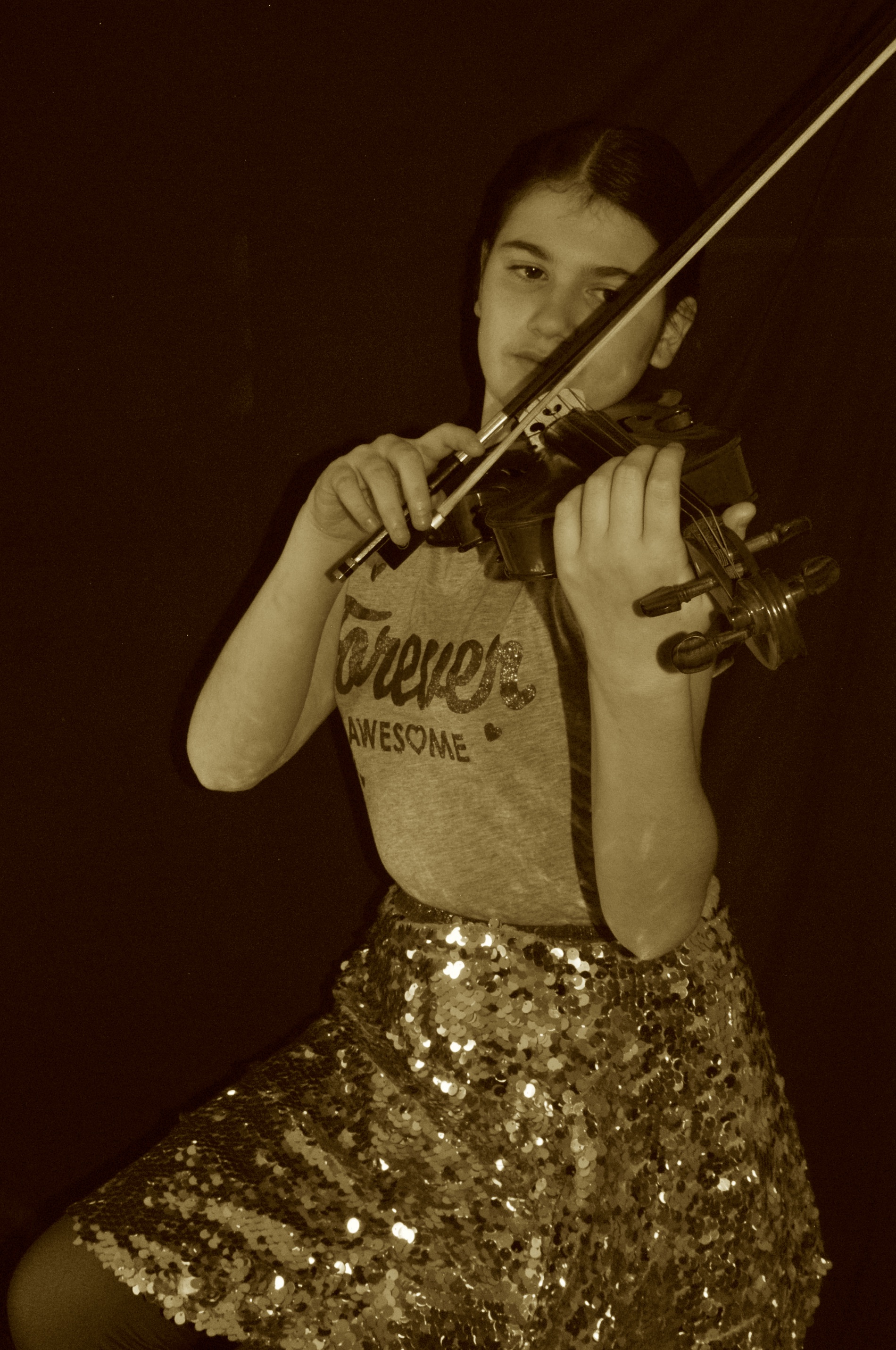 YAEL-VIOLIN-sepia-2